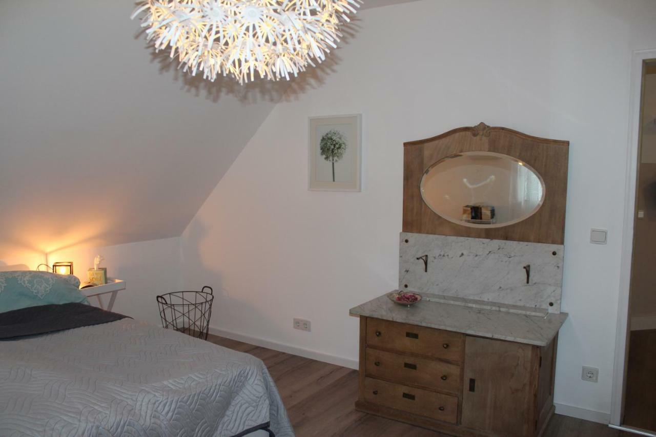 Ferienwohnung Im Tuermchen Oberfell エクステリア 写真