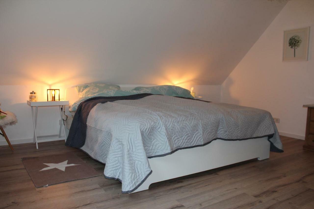 Ferienwohnung Im Tuermchen Oberfell エクステリア 写真