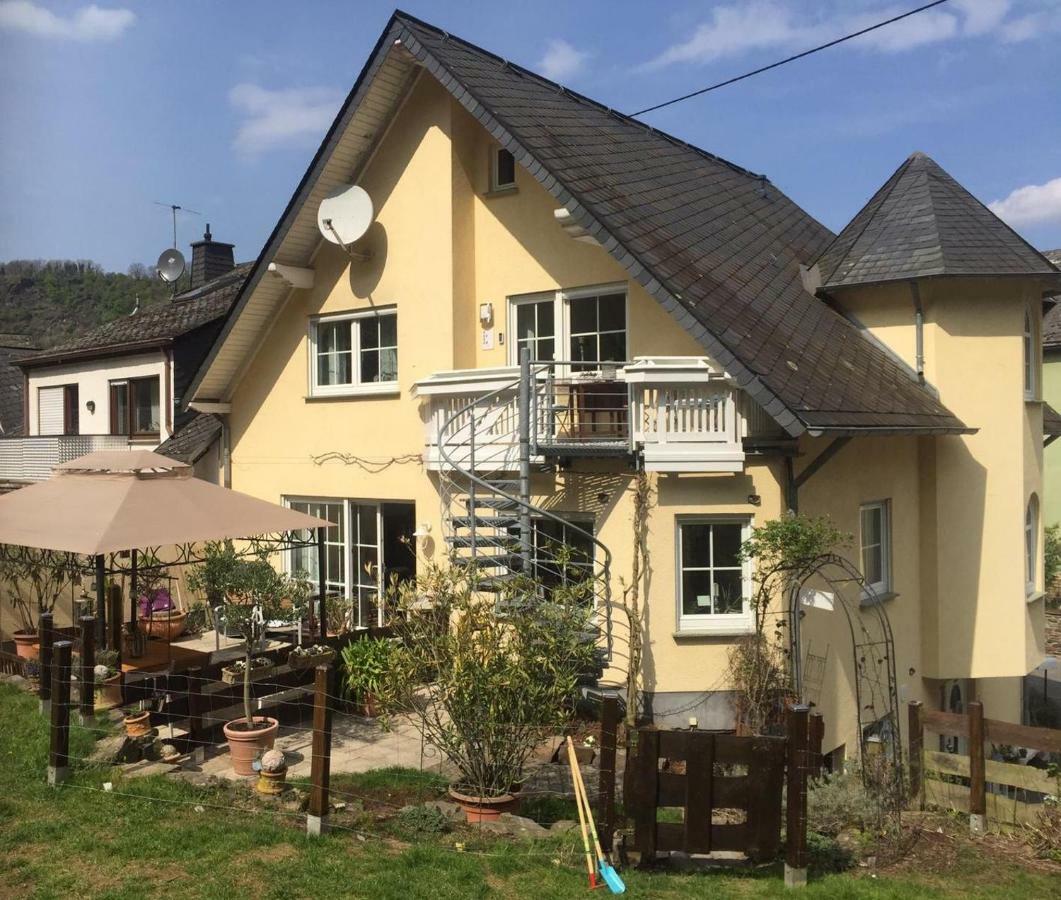 Ferienwohnung Im Tuermchen Oberfell エクステリア 写真