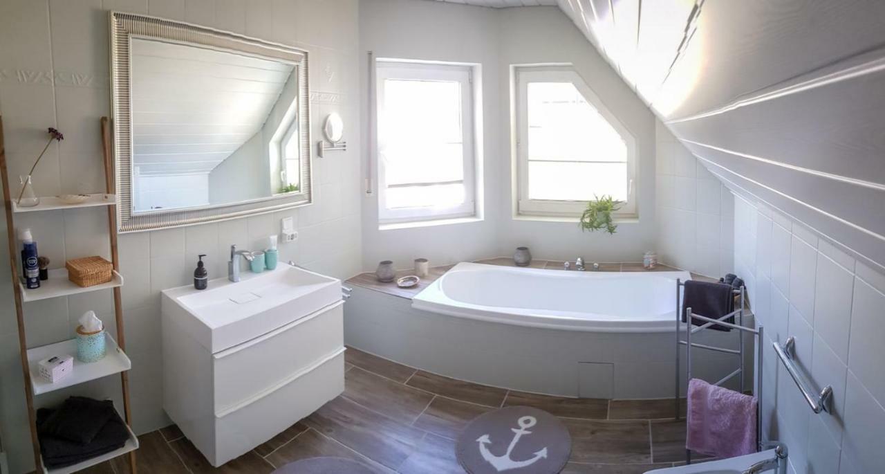 Ferienwohnung Im Tuermchen Oberfell エクステリア 写真